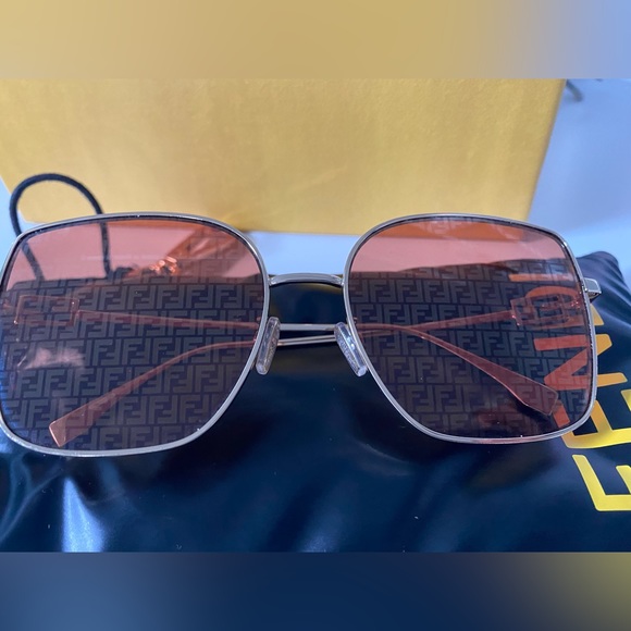 AUTHENTIC FENDI SUNGLASSES - Picture 9 of 11